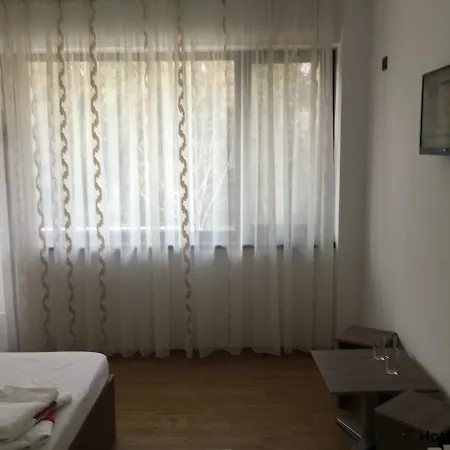 Paradox Oituz 3*